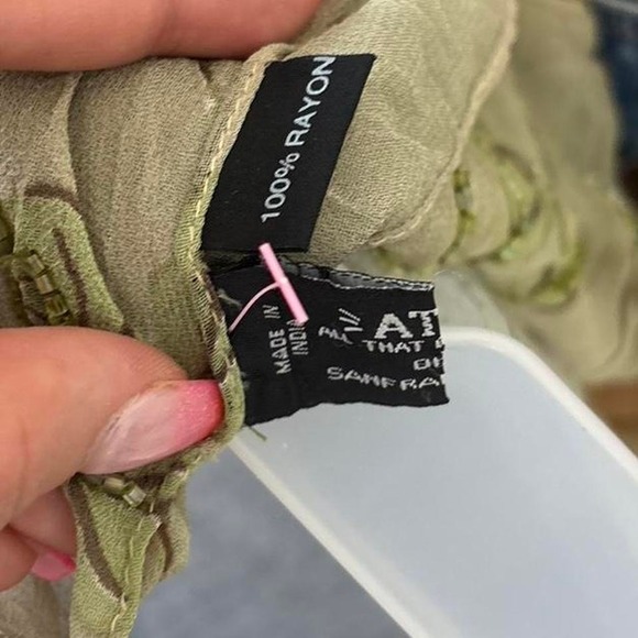 pink sequin rose scarf - Picture 2 of 5